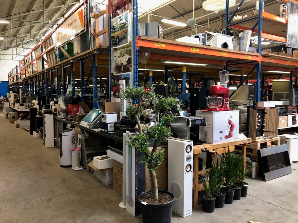 Goederen en voorraad inbrengen voor veiling bij Veilinghuis Nederland, inclusief beoordeling, logistiek en online veiling voor een snelle verkoop tegen marktwaarde.