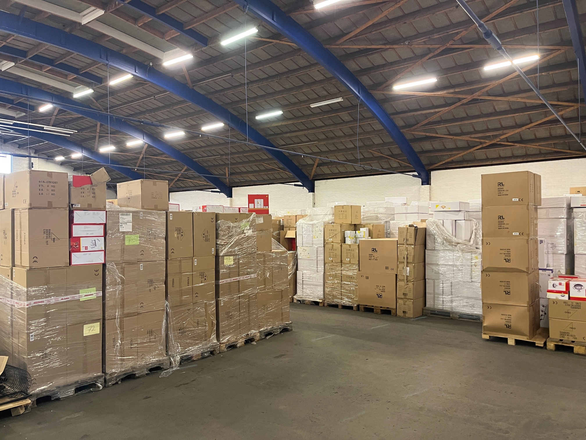 Opkoper van magazijnrestanten en retouren – snelle en efficiënte oplossing voor uw overtollige voorraad.