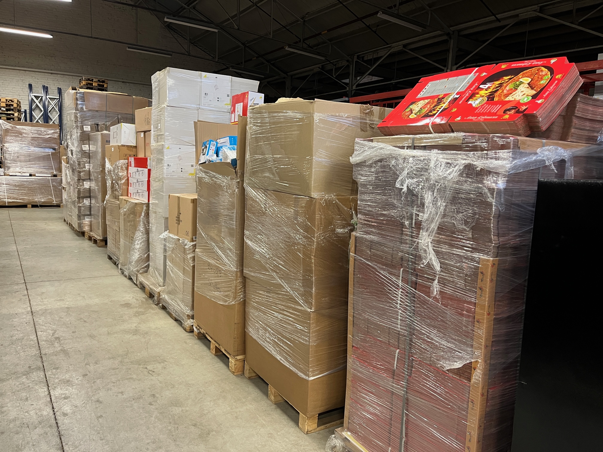 Bij Veilinghuis Nederland kopen we snel en efficiënt overtollige voorraad op van bedrijven. Of het nu gaat om bouwmaterialen, gereedschap of andere handelsgoederen, wij zorgen voor een zorgeloze afhandeling met snelle betaling en transportservice.