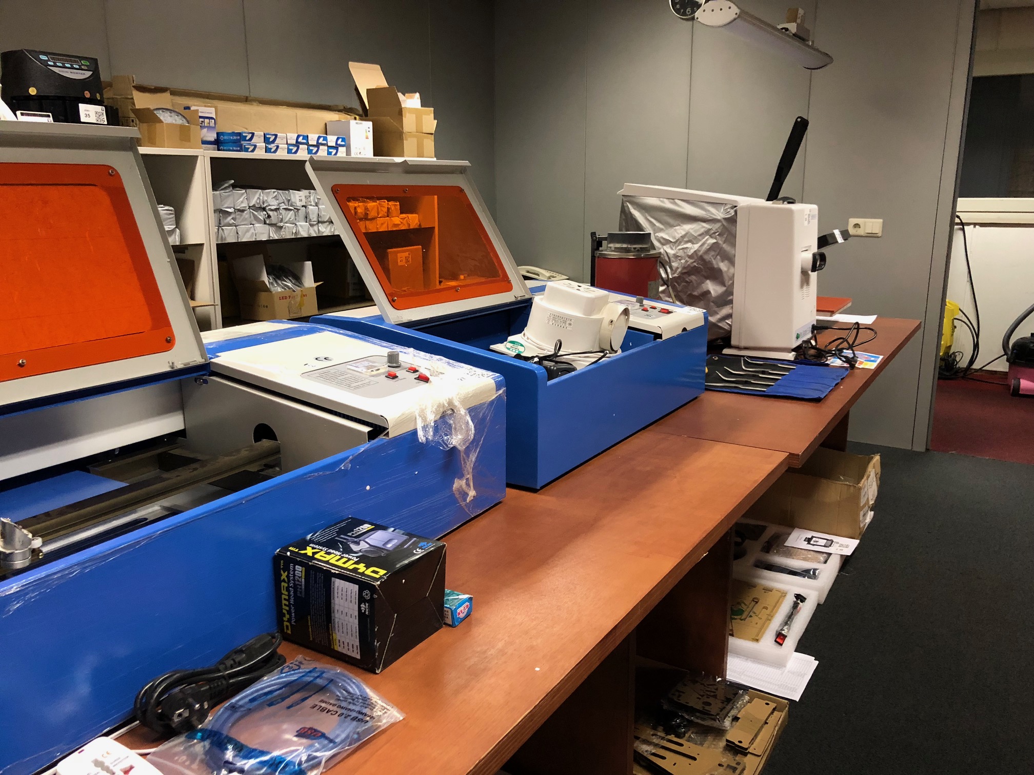 Industriële machines ingebracht voor online veiling bij Veilinghuis Nederland.