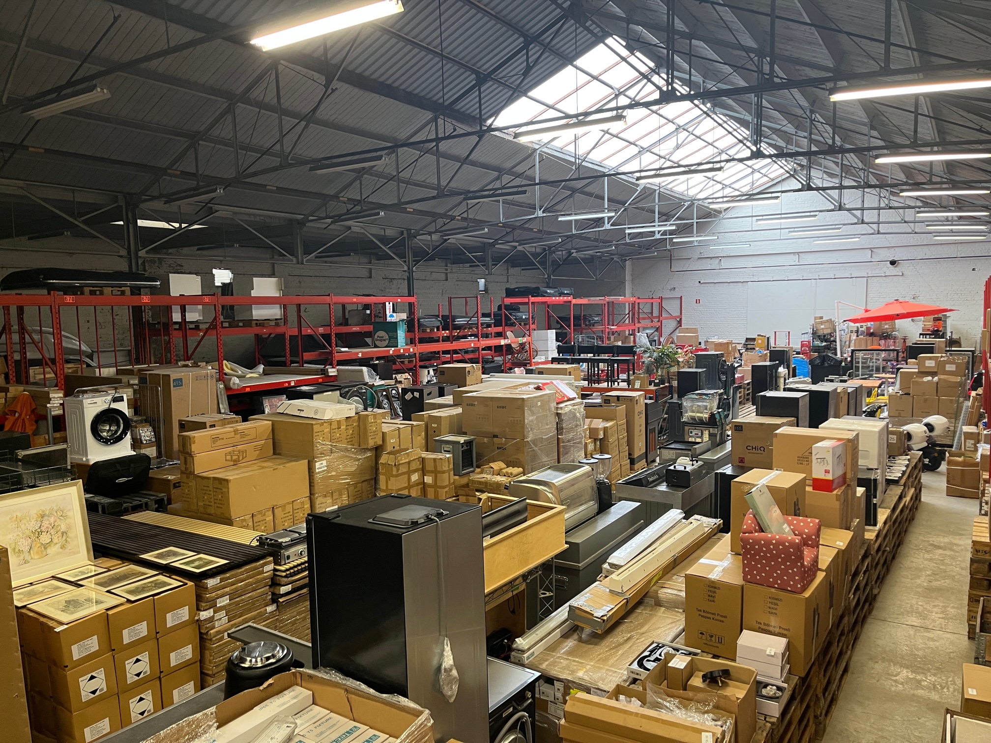 Breng uw goederen eenvoudig in voor online veiling. Veilinghuis Nederland regelt het van A tot Z, inclusief transport en verkoop.