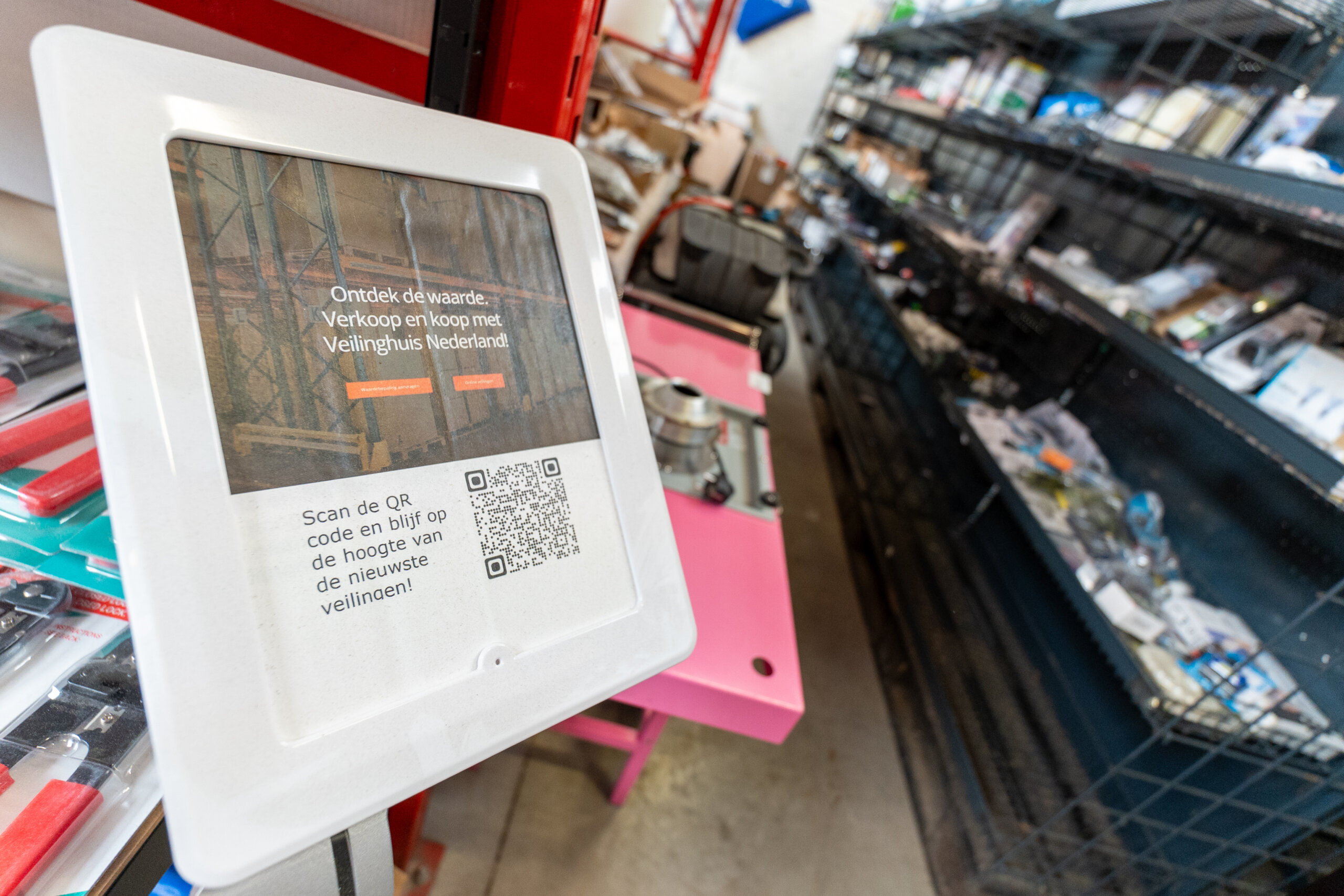 Een klant verkoopt zijn partij gereedschap via het online verkoopproces van Veilinghuis Nederland.
