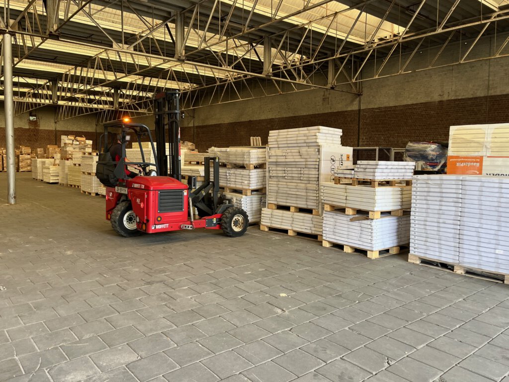 ransport van pallets SAM International naar magazijn Hoogeveen voor verkoop en opkoop