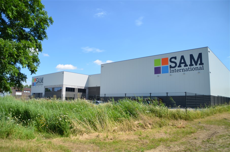 Magazijn van SAM International leegmaken en voorraad verkopen via online veiling door Veilinghuis Nederland