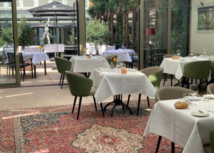 Blog met kennis en inzichten over opkopen, verkopen en online veilingen, inclusief gereedschap, restpartijen en verzamelobjecten in een professionele magazijnomgeving.