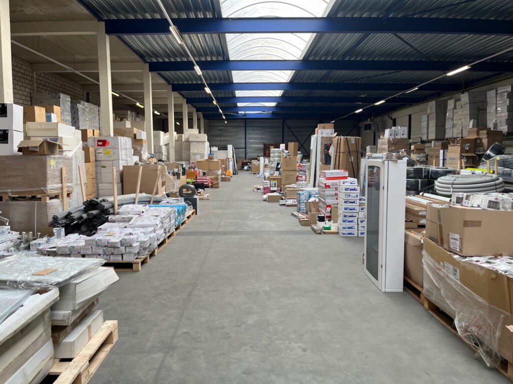 Landelijk actieve opkoper van goederen, voorraad en bedrijfsinventaris voor bedrijven in Nederland