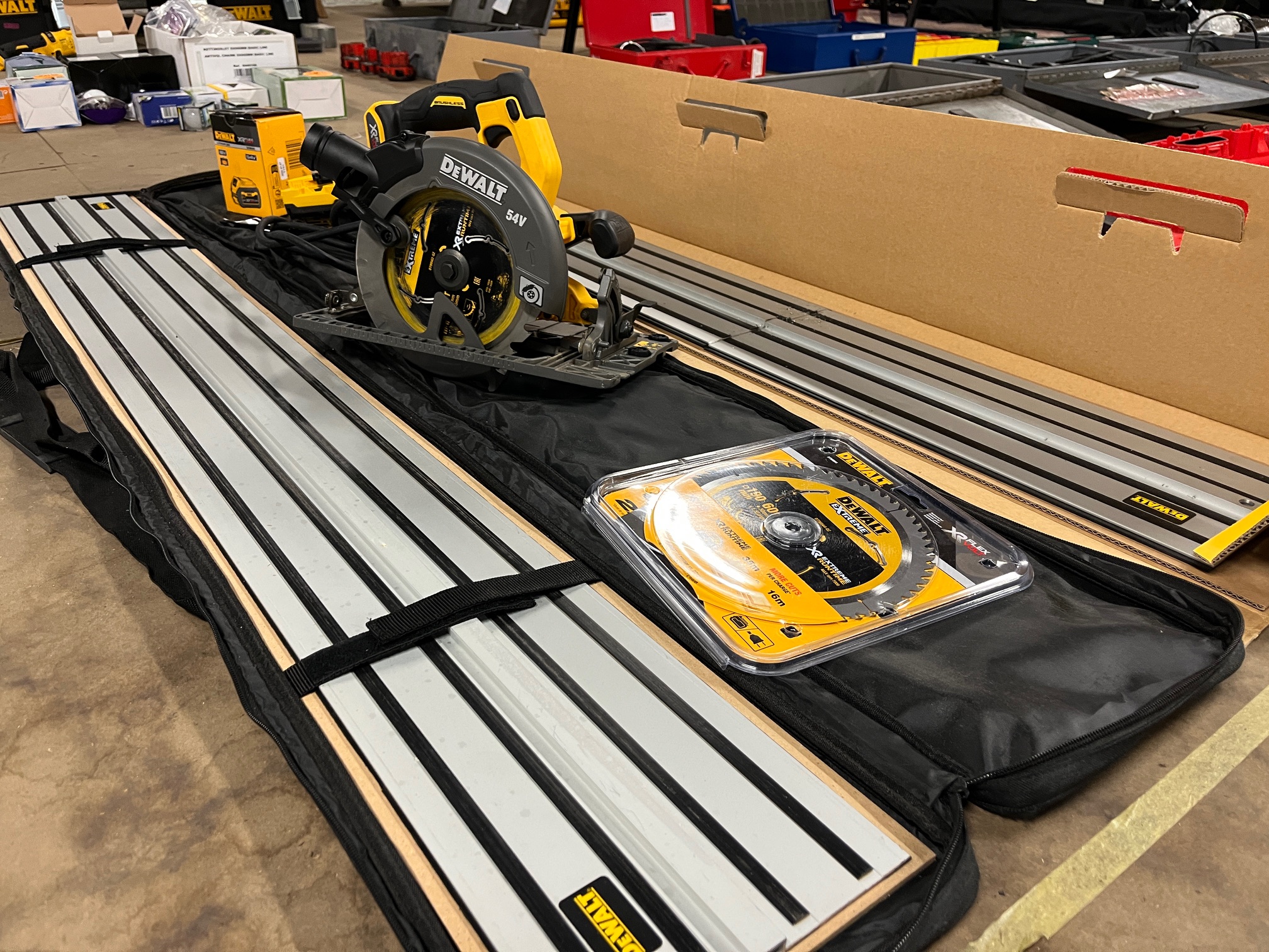 Elektrisch gereedschap en machines klaargezet voor online veiling met landelijke dekking