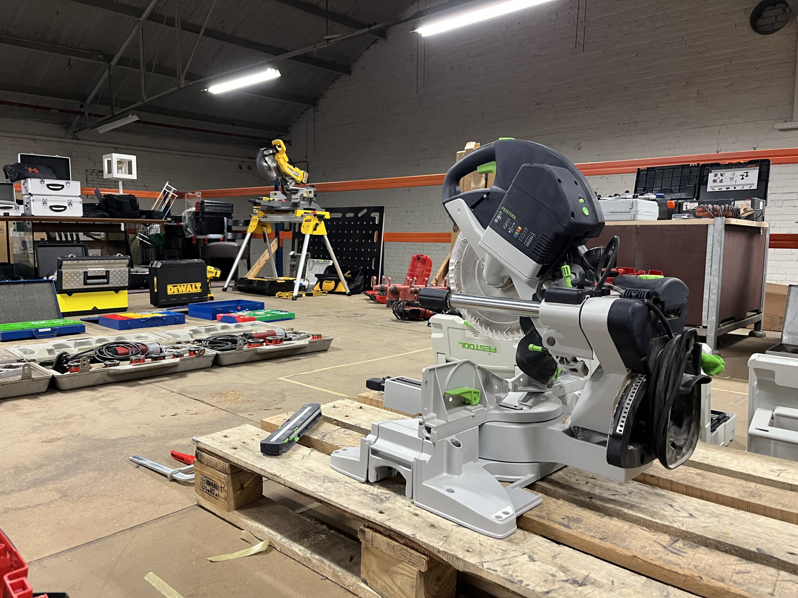 Gereedschap verkopen via online veiling met kavels