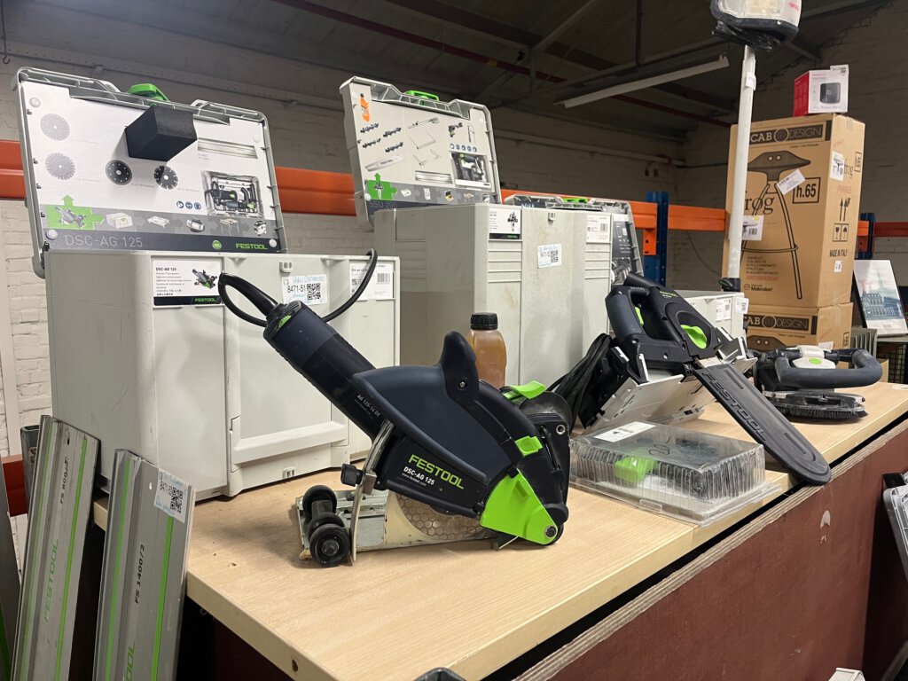 Gereedschap verkopen via online veilingen met professionele presentatie en brede kopersgroep