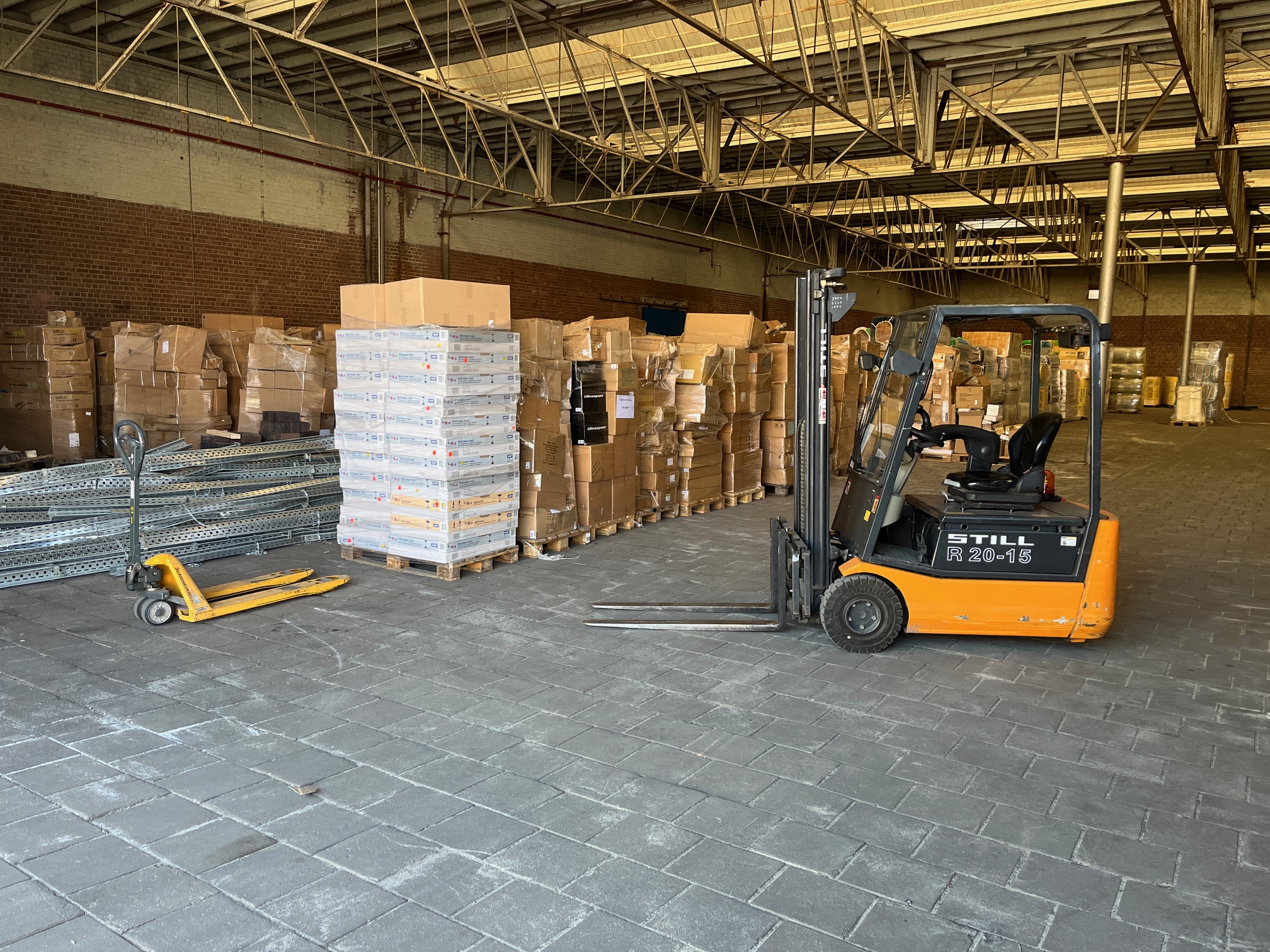 Opkoop van logistieke voorraad en magazijngoederen