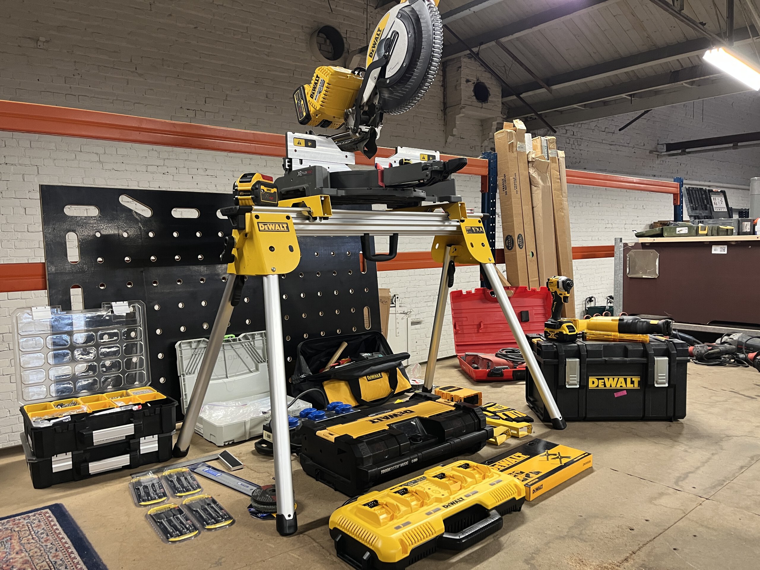 Machines en gereedschap verkopen uit magazijn of werkplaats