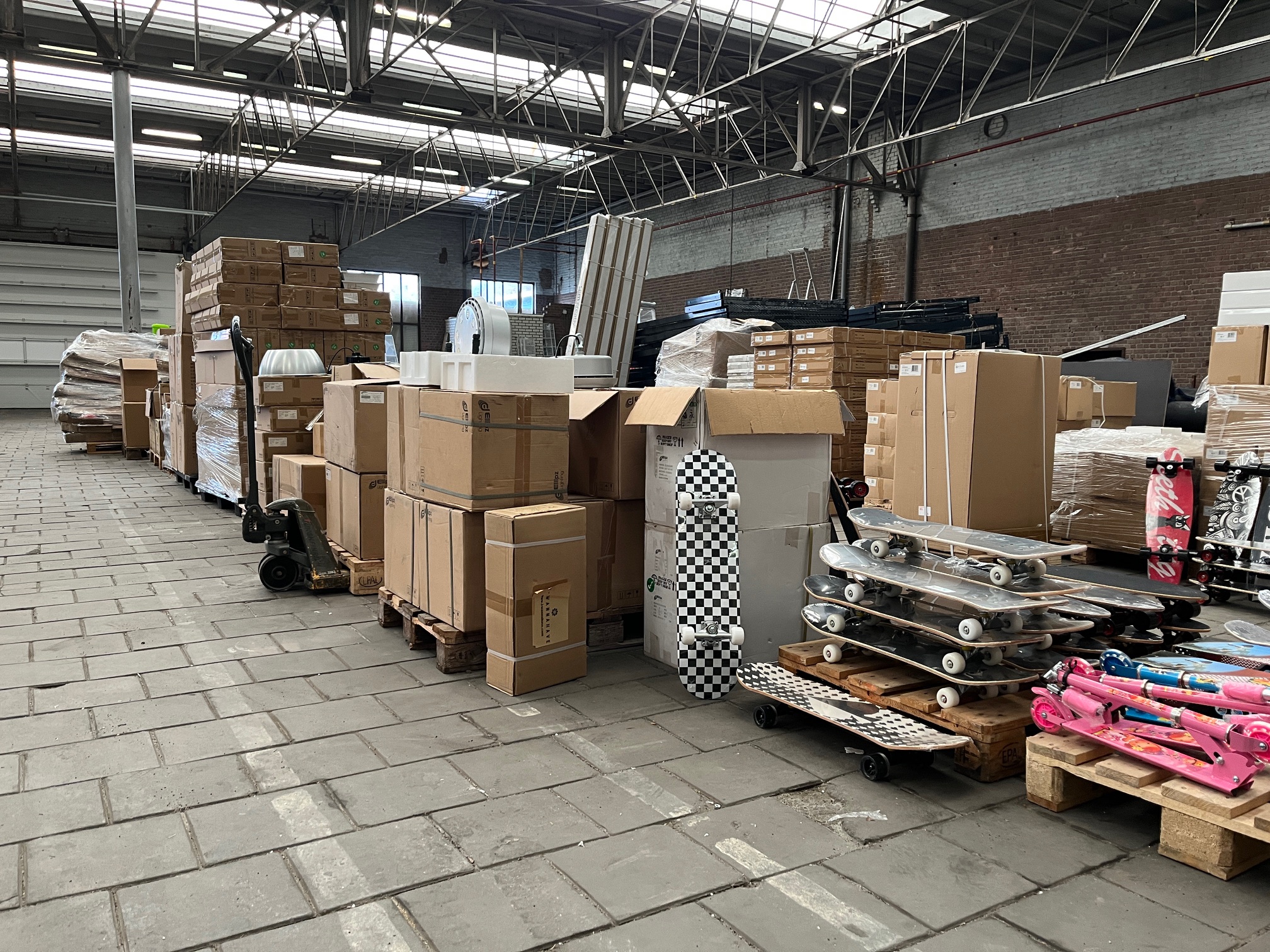 Magazijnopruiming van bedrijfsvoorraad in Hoogeveen