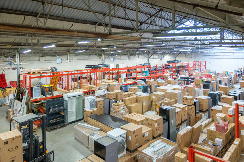 Bedrijfsinventaris professioneel verkaveld en gepresenteerd voor online veiling