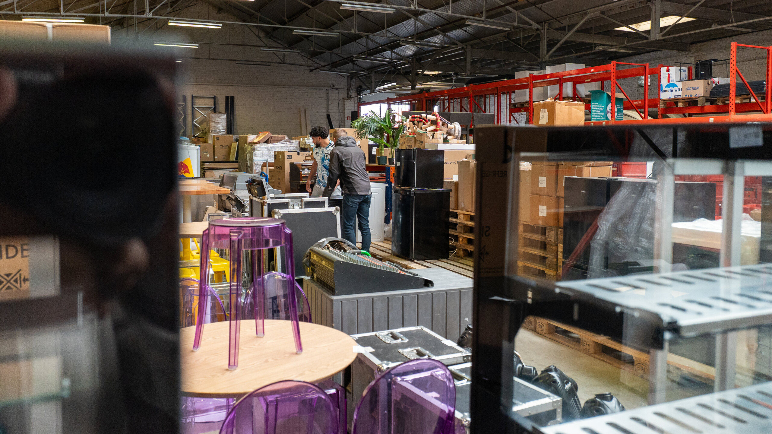 Over ons: Veilinghuis Nederland, professioneel opkoper en online veilinghuis voor gereedschap, bedrijfsinventaris en overtollige voorraad.