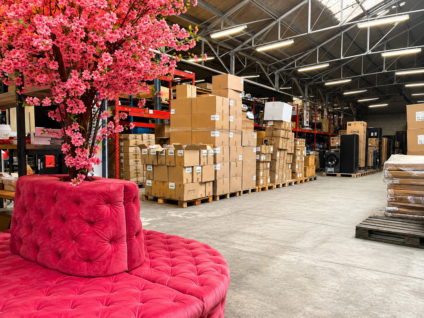 Machines, gereedschap en bedrijfsinventaris tijdens een grote inbrengveiling in Hoogeveen