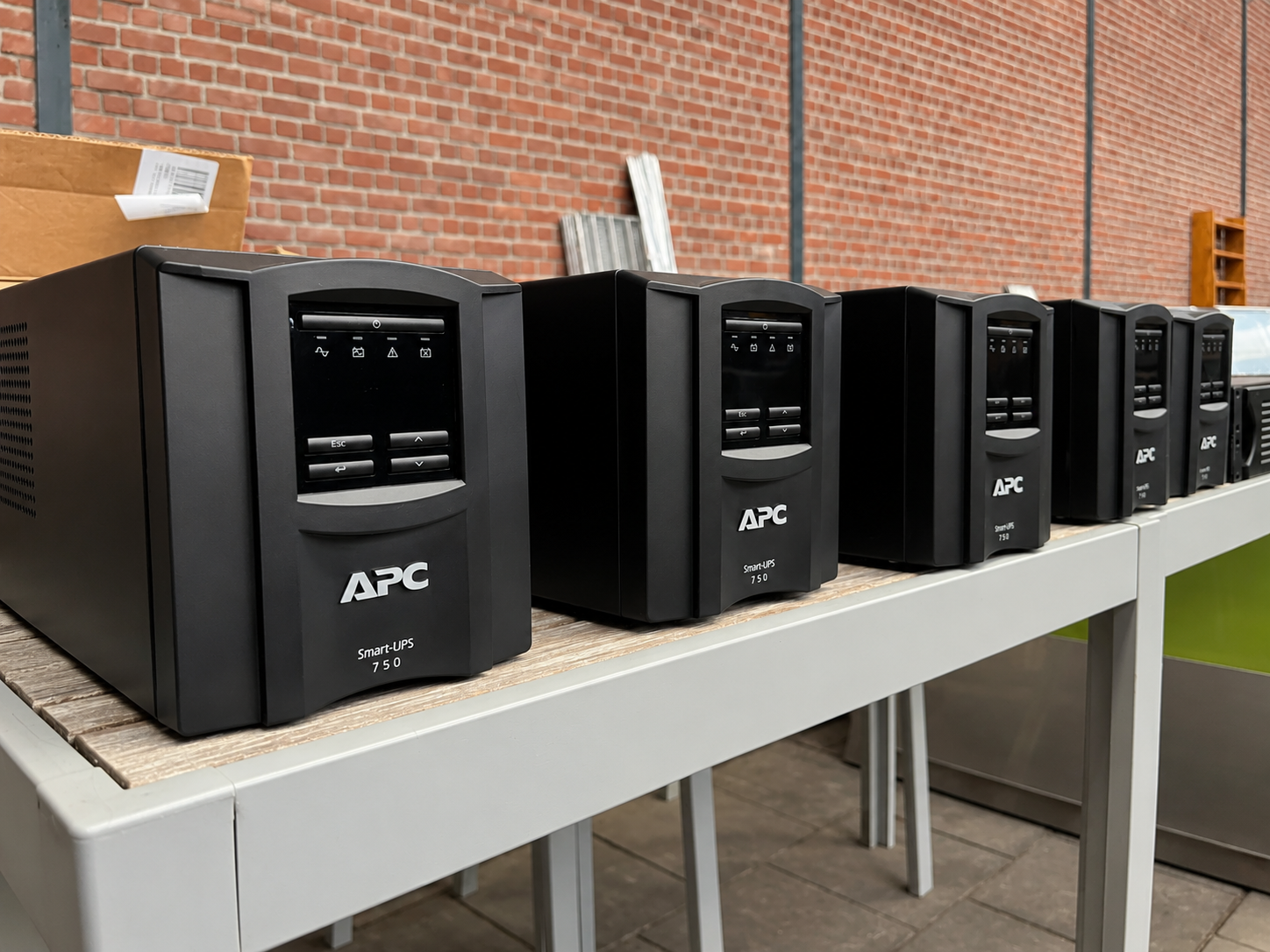 APC Smart UPS noodstroomvoorzieningen opgekocht door ICT opkoper