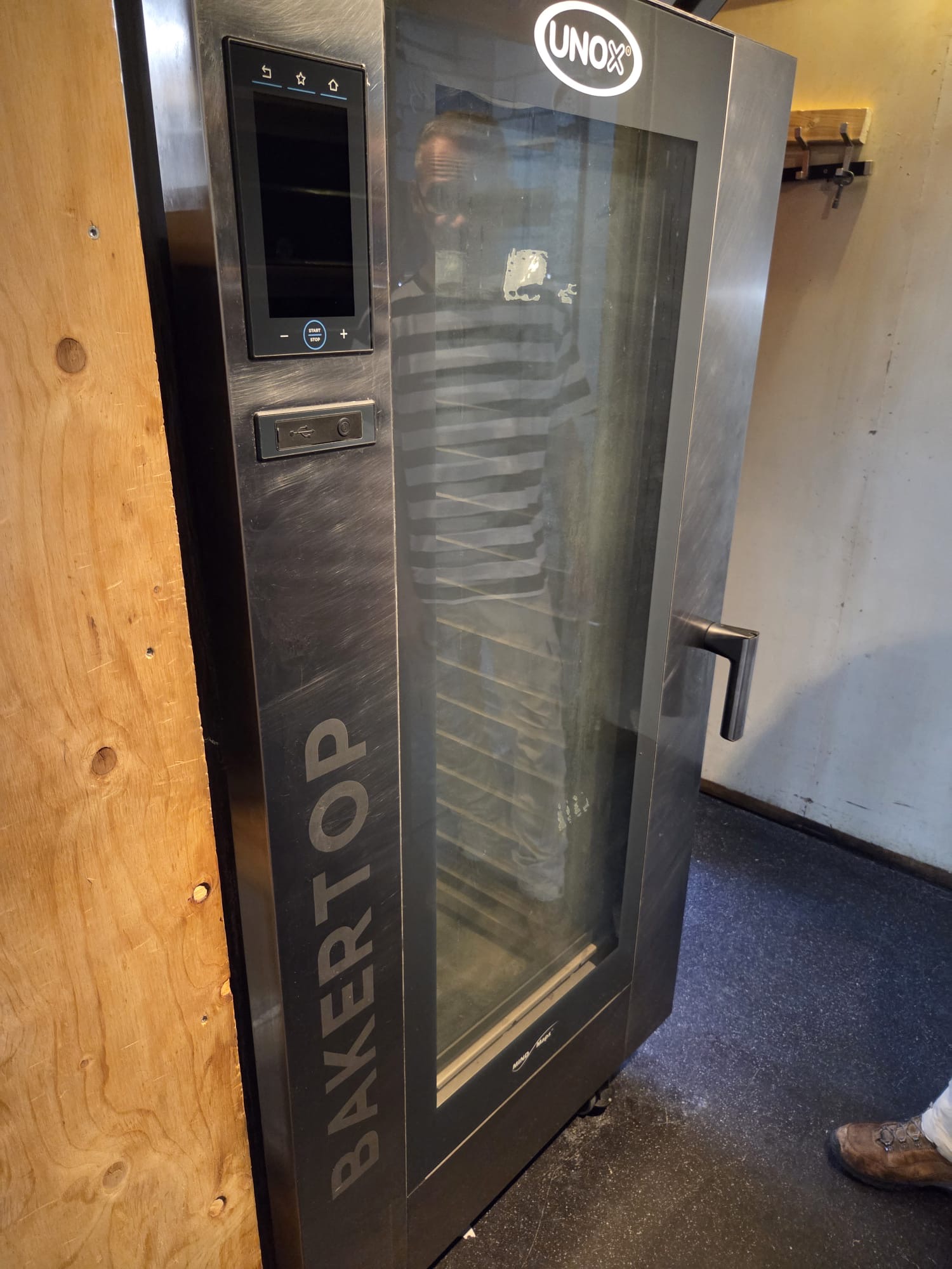 Professionele UNOX horeca oven die wordt opgekocht door Veilinghuis Nederland